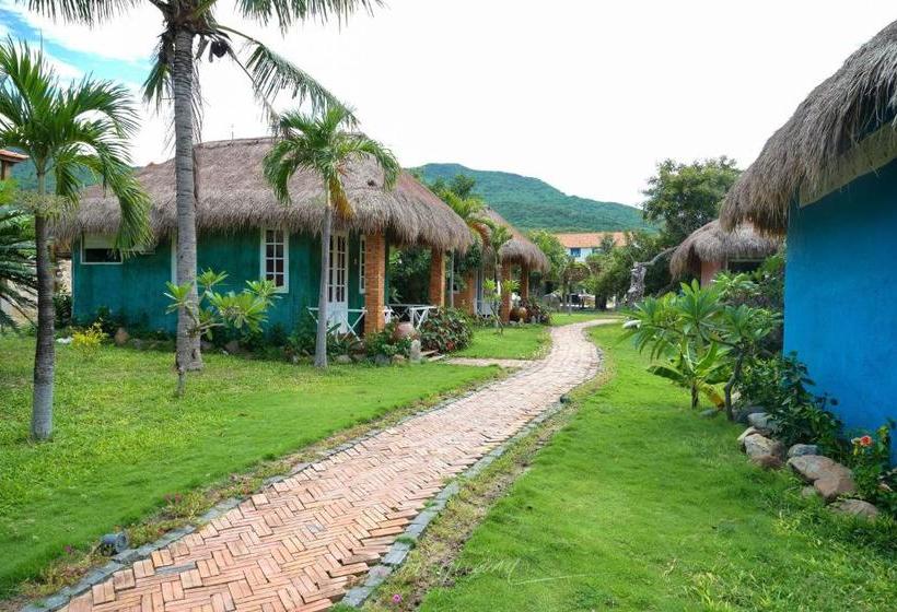 Vietnam Backpacker Hostels - Ninhvana