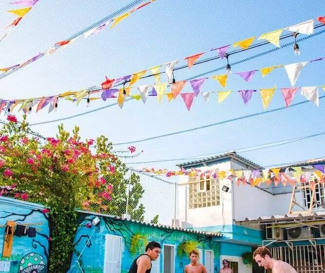 Wonderland Hostel By Gb Collection