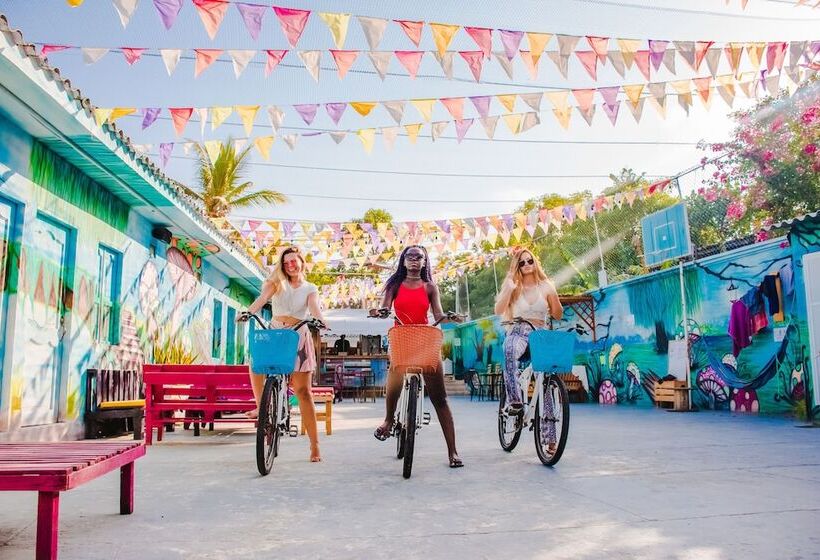 Wonderland Hostel By Gb Collection