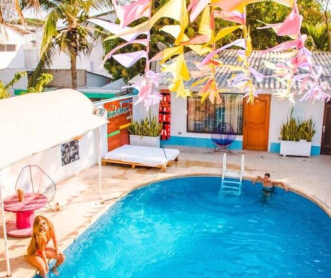 Wonderland Hostel By Gb Collection