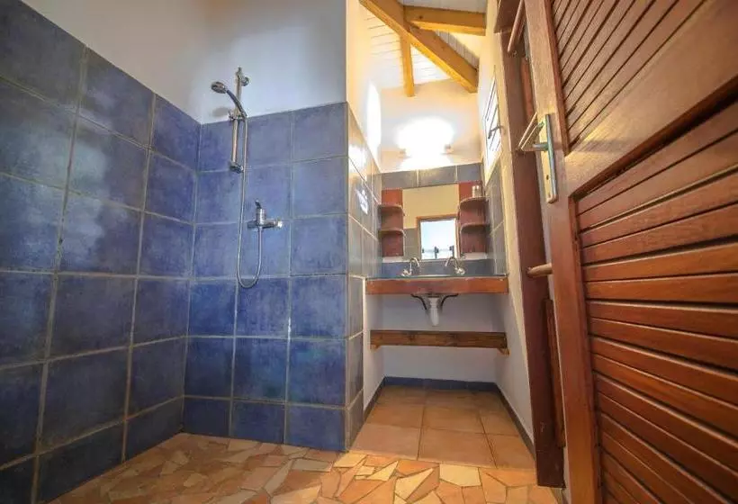 هاستل Sunset Surf Camp