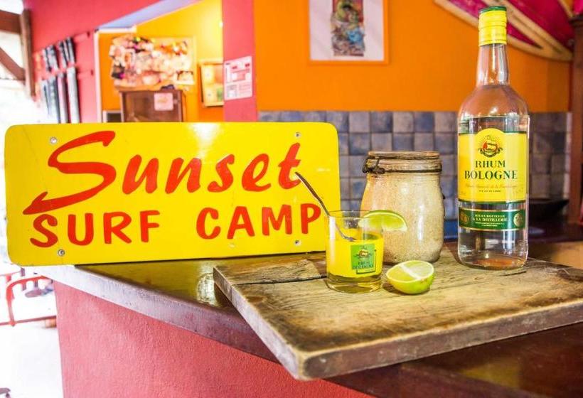 هاستل Sunset Surf Camp