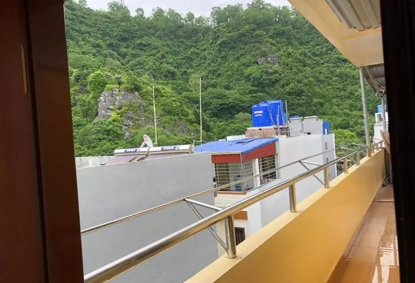 تختخواب و صبحانه Green Mountain Hostel