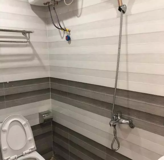 تختخواب و صبحانه Green Mountain Hostel