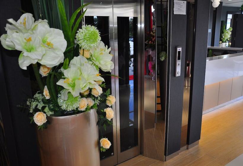 בית מלון כפרי 99 Kelana Jaya