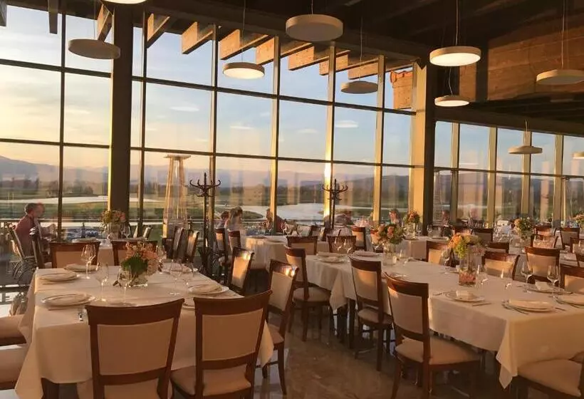 ホテル Theodora Golf Club