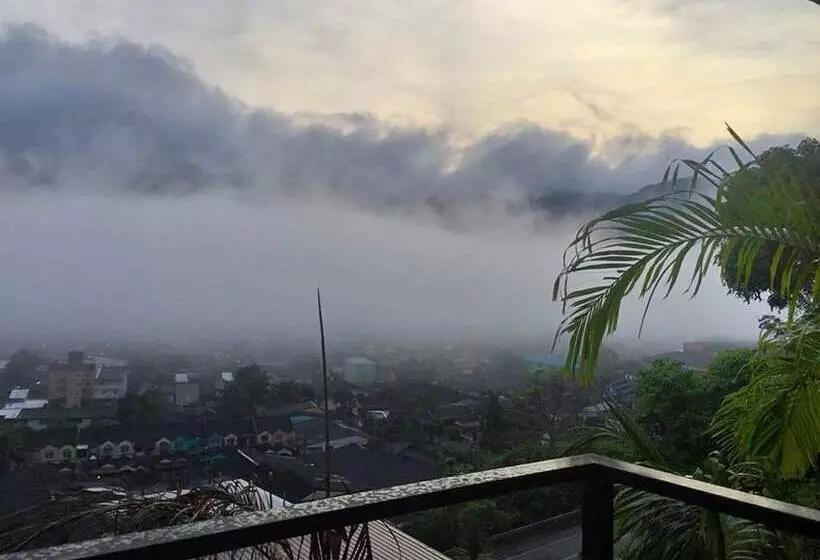 Blue Mountain Phangnga Resort