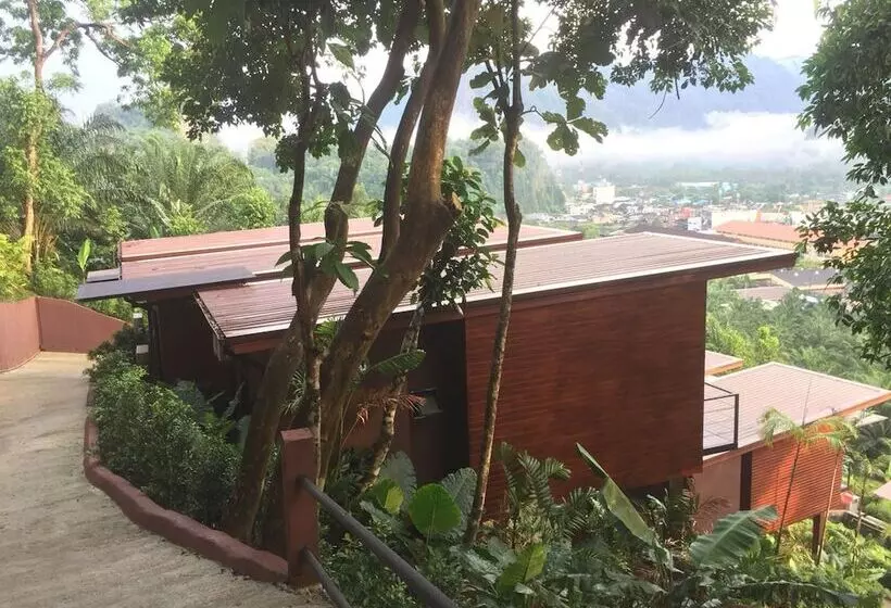 Blue Mountain Phangnga Resort