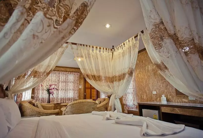هتل Chatsuree Boutique Resort