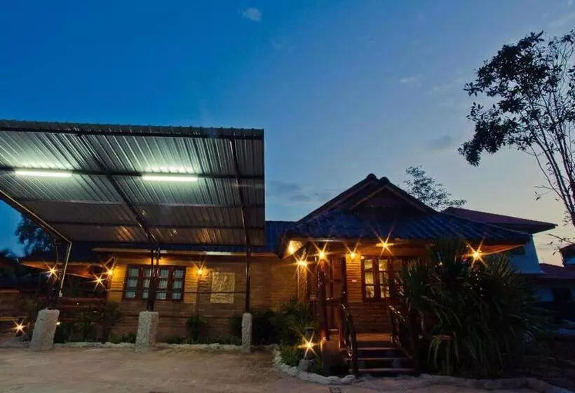 هتل Chatsuree Boutique Resort