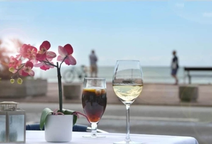 St Leonards Seaside Apartment