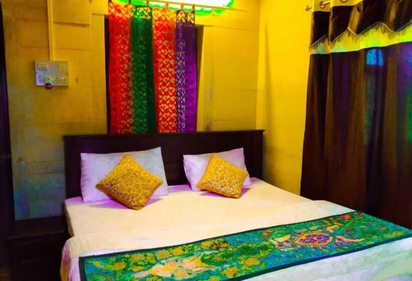 تختخواب و صبحانه Fotiya Jaisalmer