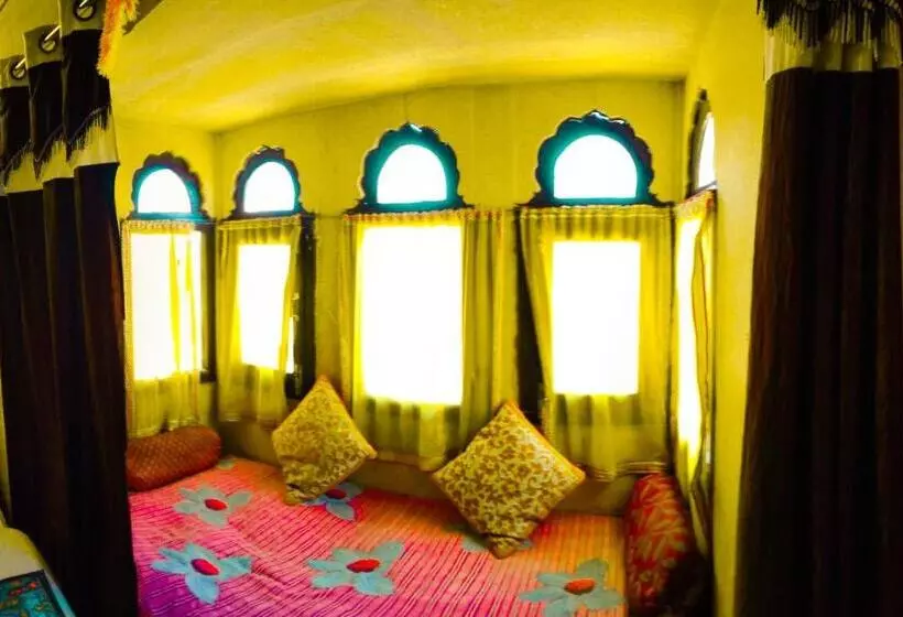 تختخواب و صبحانه Fotiya Jaisalmer
