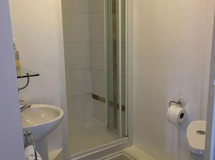 Aamiaismajoitus (B&B) The Chequers