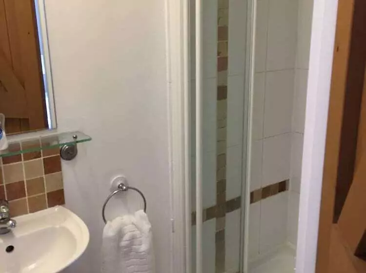 Aamiaismajoitus (B&B) The Chequers