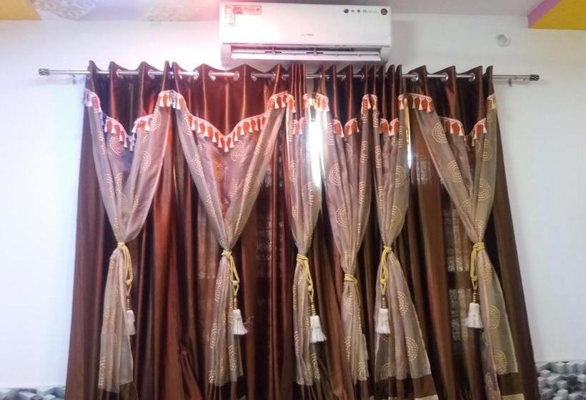 Отель Ganesh & Restaurant