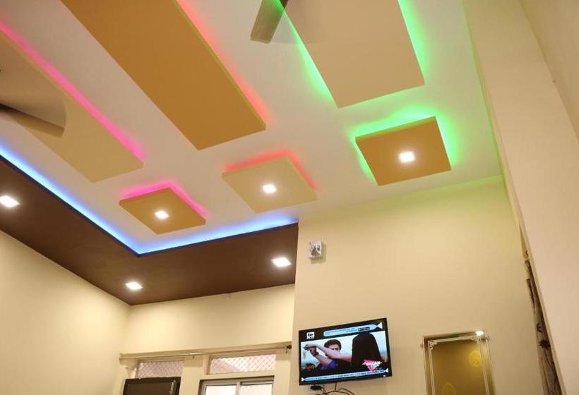 Отель Ganesh & Restaurant