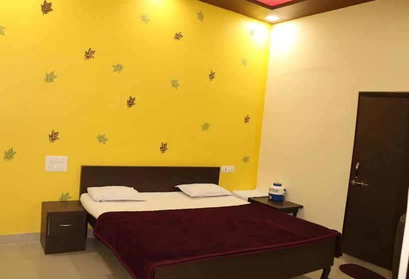 Отель Ganesh & Restaurant