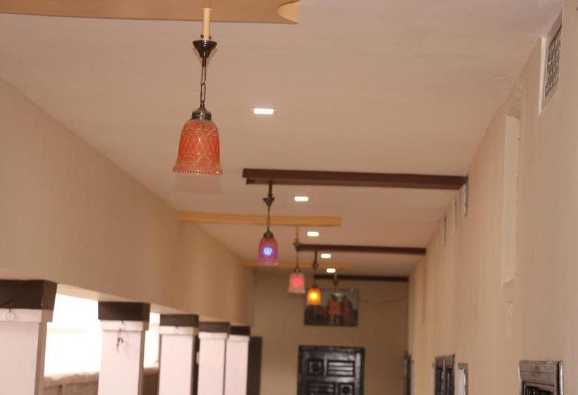 Отель Ganesh & Restaurant