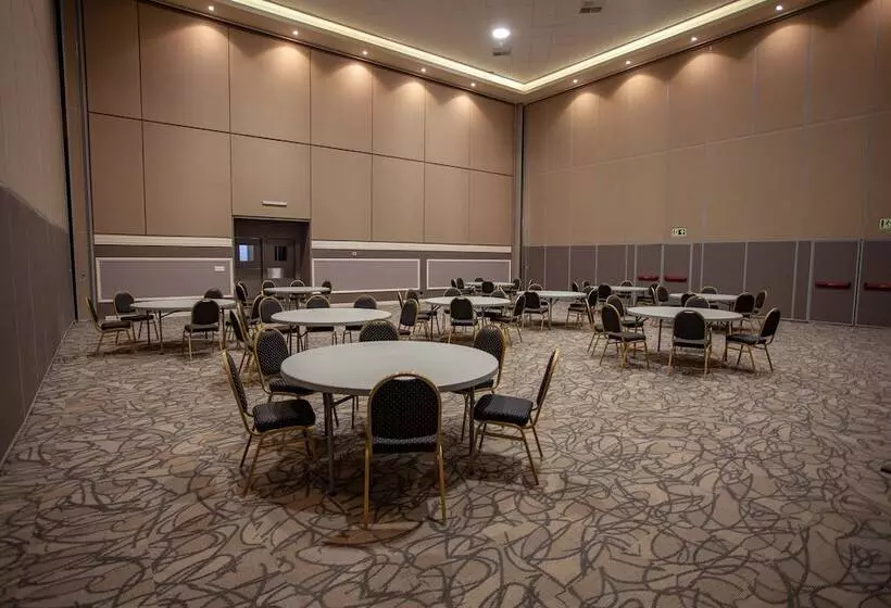 Paseo La Galería Hotel & Suites