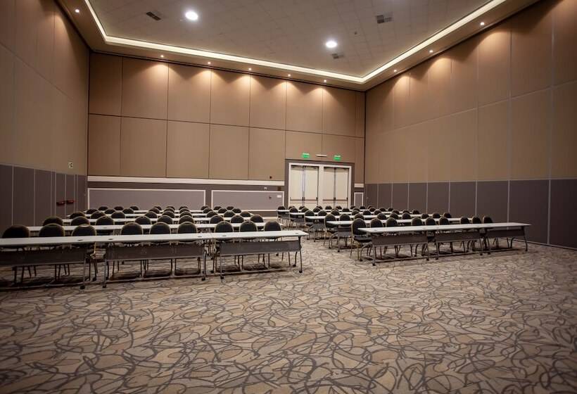 Paseo La Galería Hotel & Suites