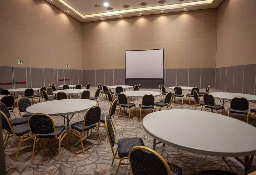 Paseo La Galería Hotel & Suites