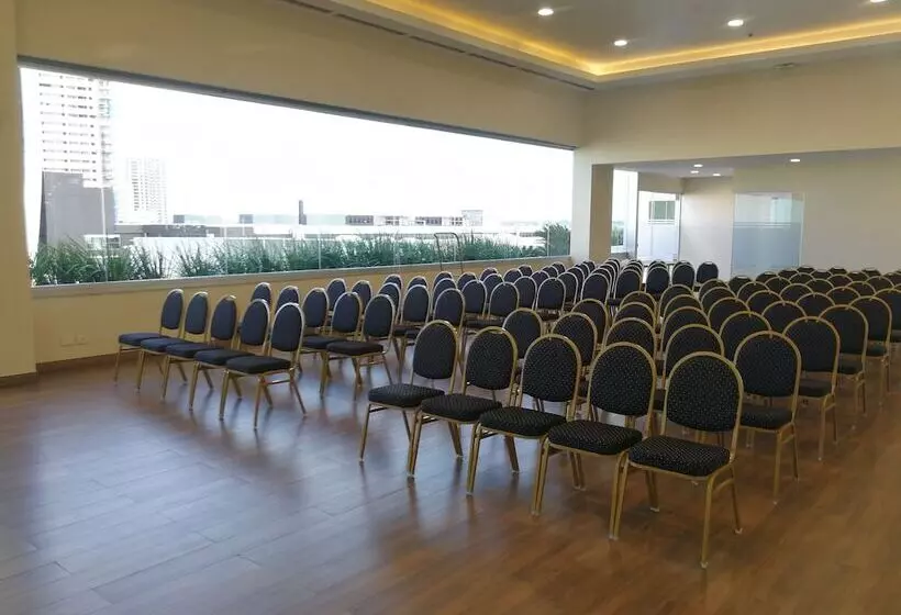 Paseo La Galería Hotel & Suites