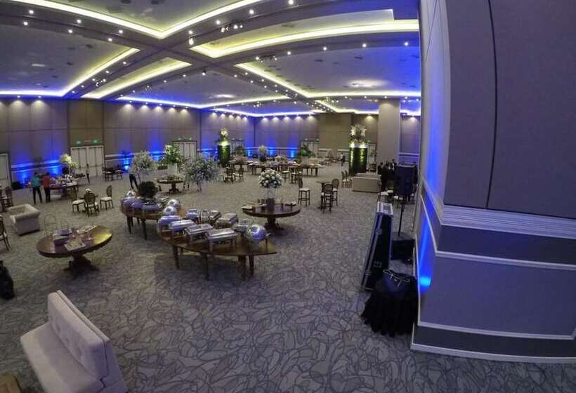 Paseo La Galería Hotel & Suites