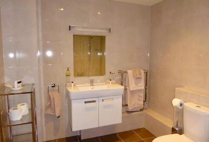 تختخواب و صبحانه Blervie House