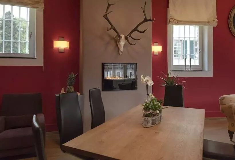 Aamiaismajoitus (B&B) Burg Heimerzheim