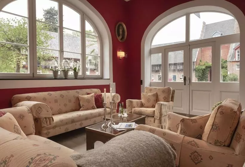 Aamiaismajoitus (B&B) Burg Heimerzheim