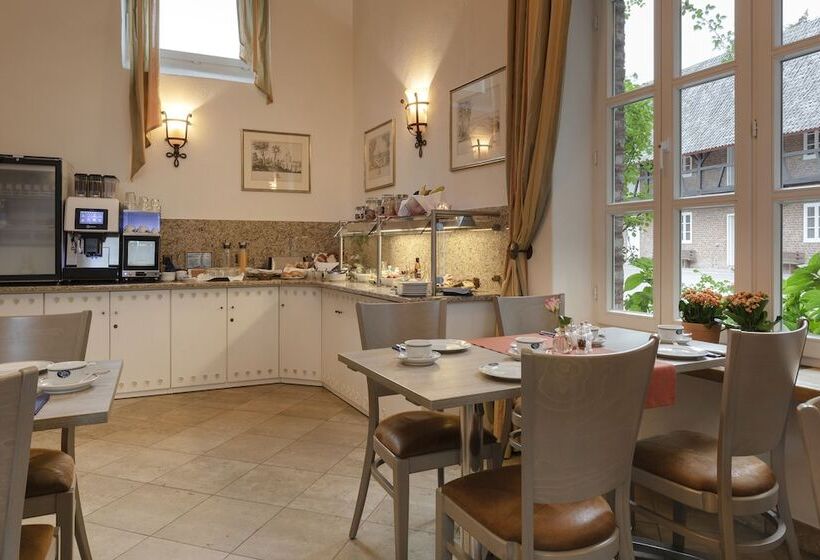 住宿加早餐  Burg Heimerzheim