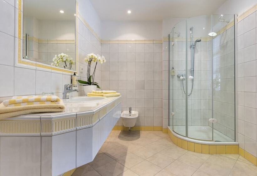 住宿加早餐  Burg Heimerzheim