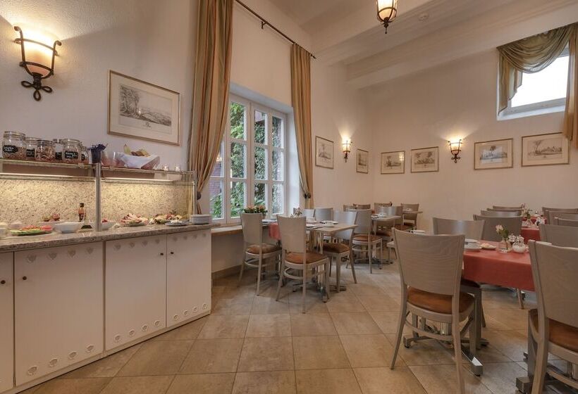 住宿加早餐  Burg Heimerzheim