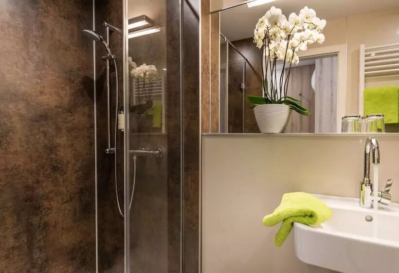 Aamiaismajoitus (B&B) Burg Heimerzheim