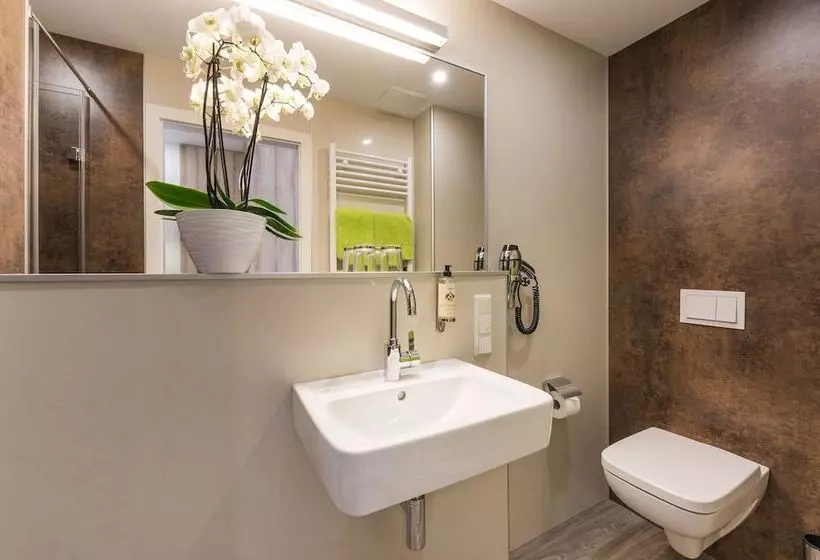 Aamiaismajoitus (B&B) Burg Heimerzheim