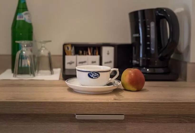 Aamiaismajoitus (B&B) Burg Heimerzheim