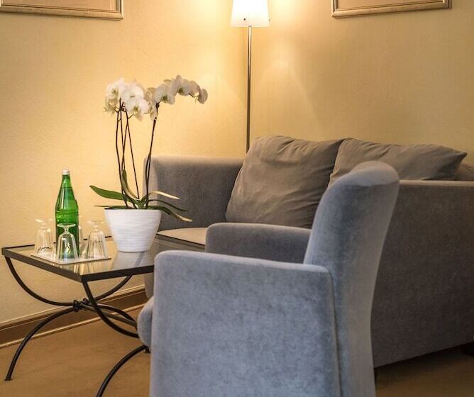 住宿加早餐  Burg Heimerzheim