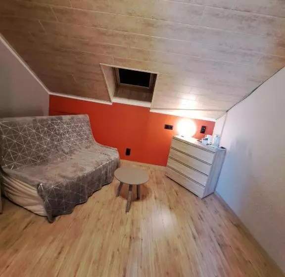 ベッドアンドブレックファースト Chanteloup, Maison D Hôtes  Halleux