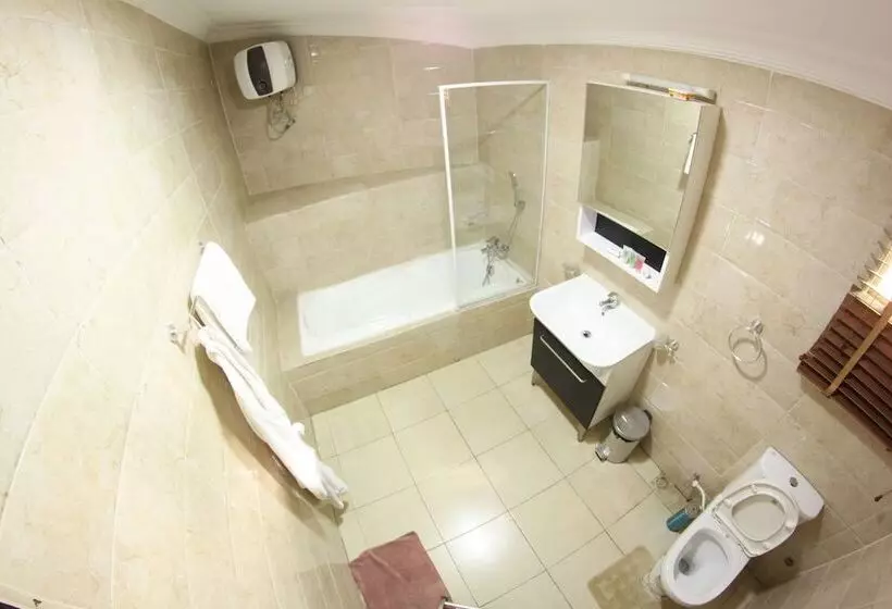 هتل Celia's Suites