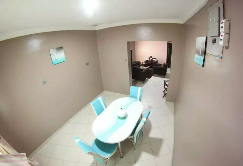 هتل Celia's Suites