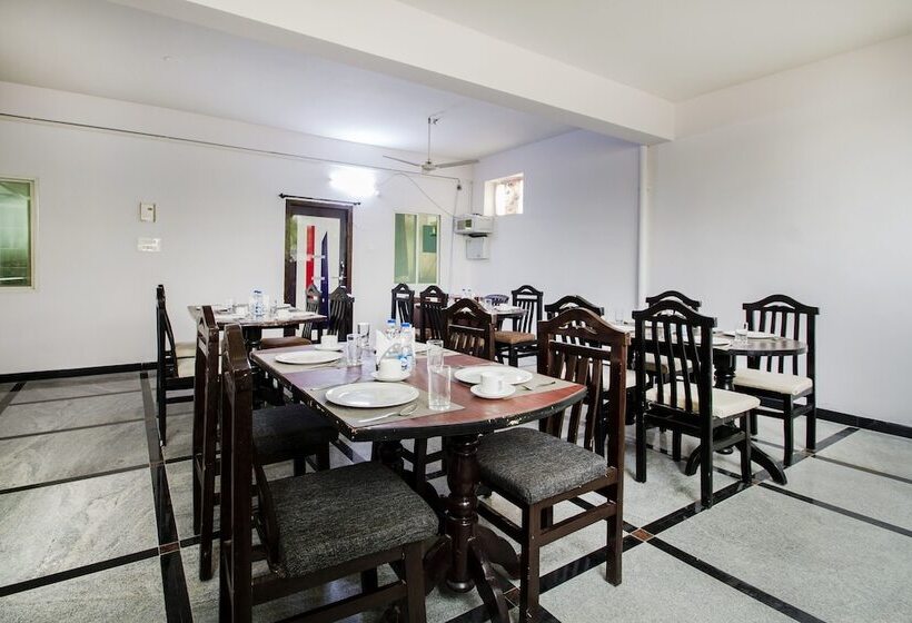 ホテル Oyo 6663 Airport Pride Inn