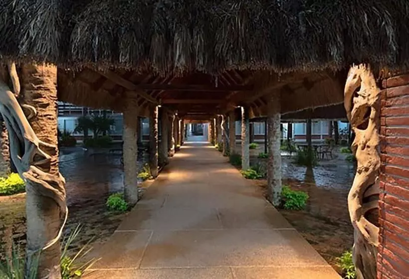 هتل Plaza Palmas