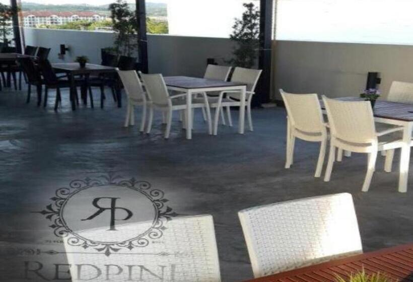 בית מלון כפרי Redpine Boutique