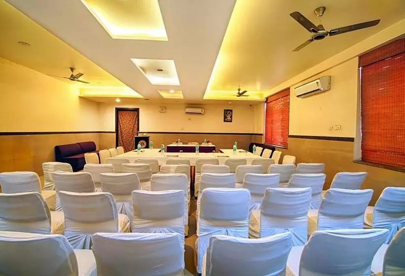 ホテル Shanti Seva Dham A Religious Stay At Priyakant Ju Temple Vrindavan