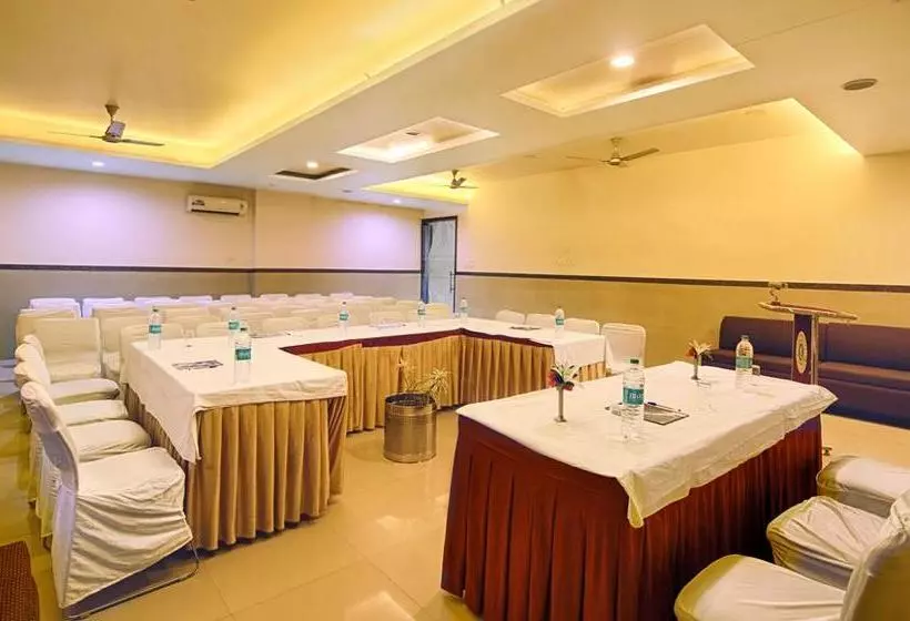 ホテル Shanti Seva Dham A Religious Stay At Priyakant Ju Temple Vrindavan