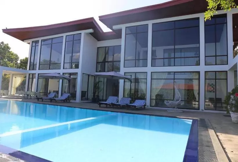 Amanda Beach Resort