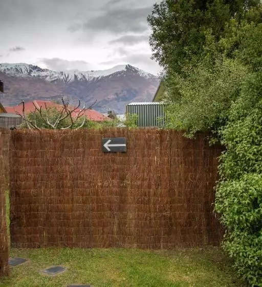 Aamiaismajoitus (B&B) Cosy Contemporary Hideaway