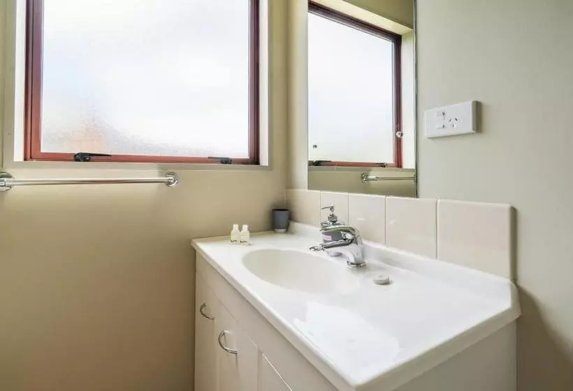 Aamiaismajoitus (B&B) Cosy Contemporary Hideaway