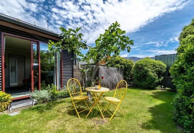 Aamiaismajoitus (B&B) Cosy Contemporary Hideaway